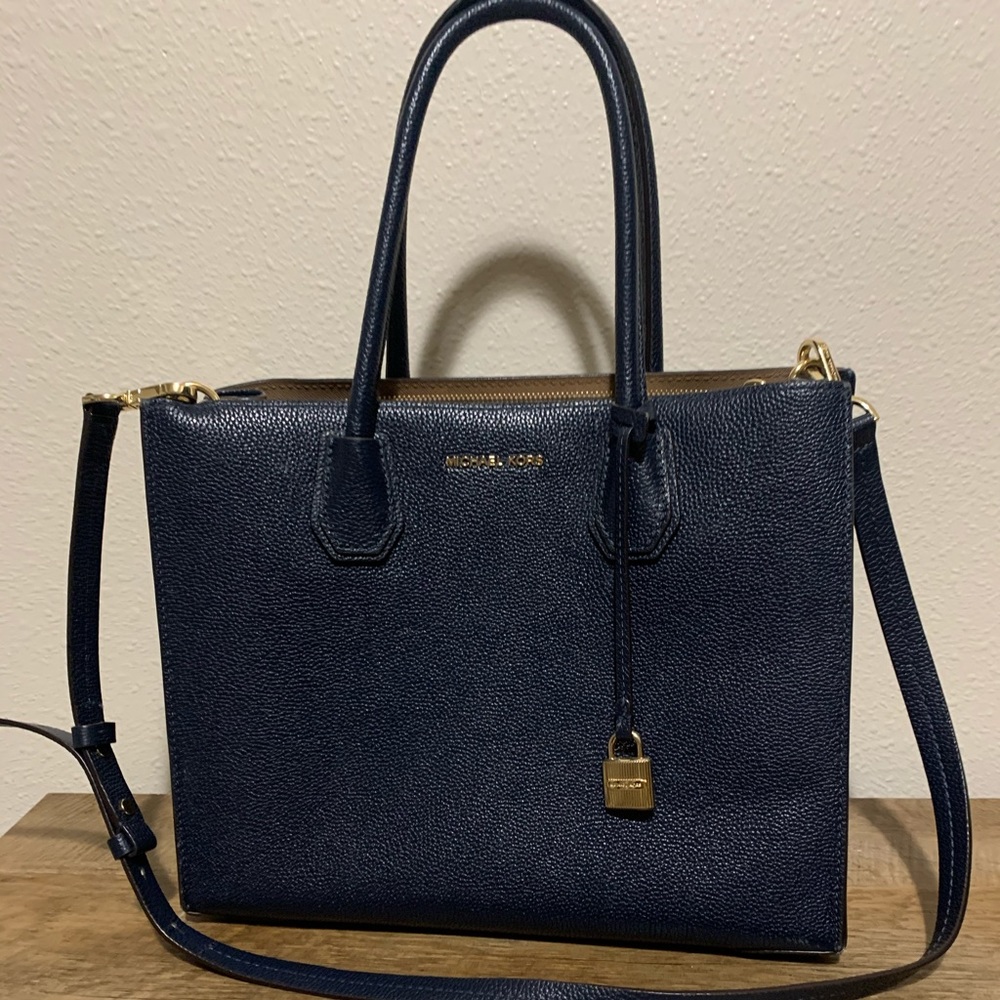 Michael Kors leather purse